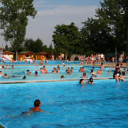 Chatova Osada Family Thermalpark Inclusiv 假日公园